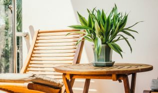 Péče o zahradní nábytek: Tipy pro dlouhou životnost