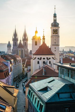 Z Pražských stavebních předpisů zmizí požadavek na oslunění bytu. Stačit bude denní světlo